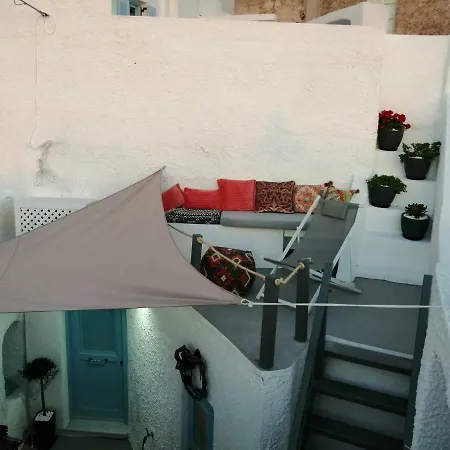 Santorinian Lava House Holiday home Pyrgos Kallistis
