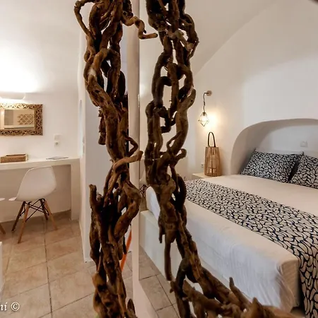 Prázdninový dům Santorinian Lava House