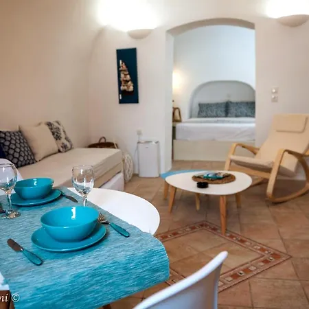 Holiday home Santorinian Lava House Pyrgos Kallistis