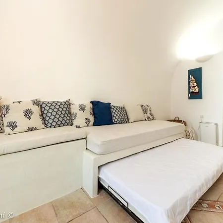 Santorinian Lava House Holiday home Pyrgos Kallistis