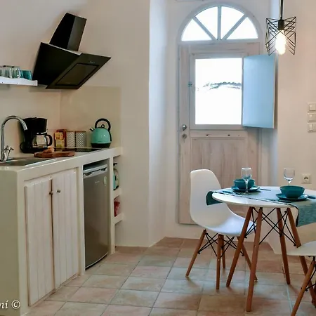 Santorinian Lava House Holiday home Pyrgos Kallistis