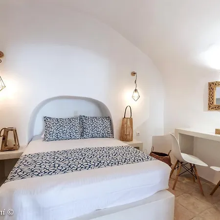 Santorinian Lava House Holiday home